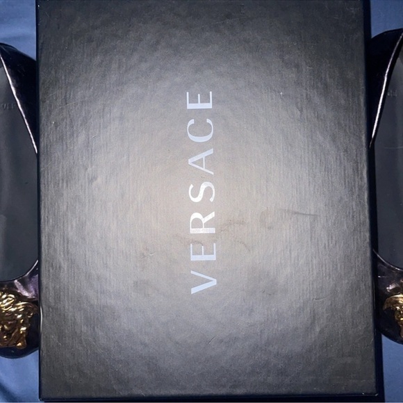 Versace Flats - Picture 8 of 8